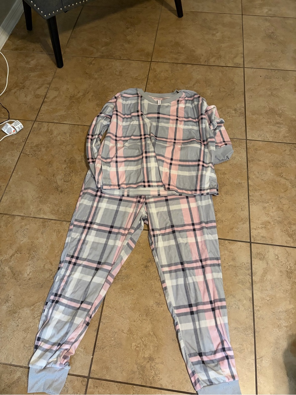 Women's Plaid Long-Sleeve Pajama Set in Pink and Gray
